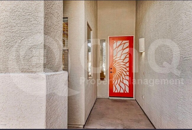 Building Photo - 4214 S Snowcap Dr