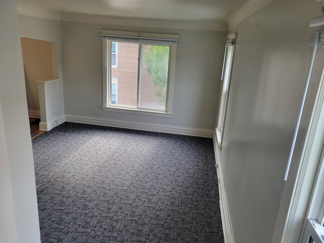 Living Room - 2410 W 4th St