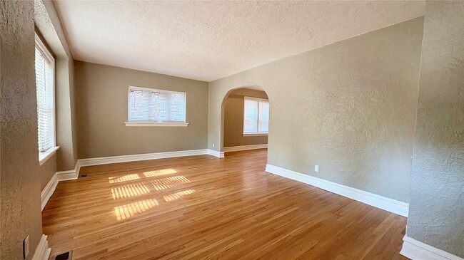 Building Photo - 7345 Amherst Ave