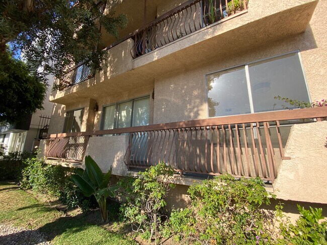 Balcón exterior - 104 S Hayworth Ave