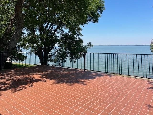 Foto del edificio - 3516 Lakeside Dr