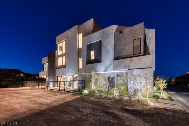 Foto del edificio - 26 Lakefront Dr