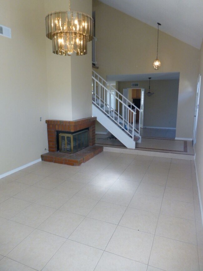 Building Photo - COMING SOON! 3 Bedroom Home for Rent in Ca...