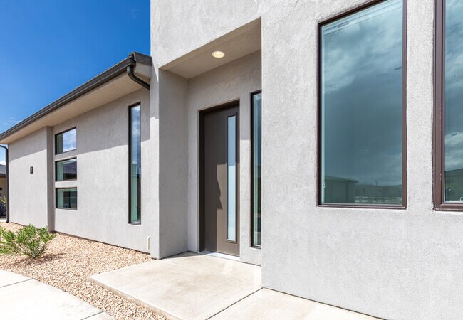 Foto del edificio - 2823 E Snowberry Dr