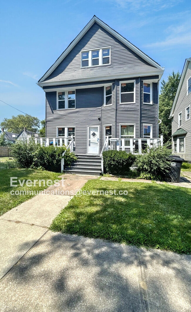 Building Photo - 2216 E 82nd St
