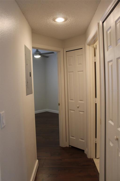 Building Photo - 550 Cranes Way