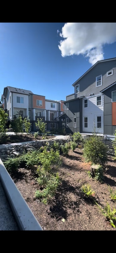 Foto principal - 14527 1st Ave NE