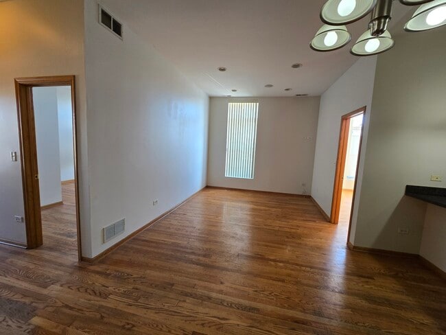 Foto del edificio - 1700 W Cermak Rd