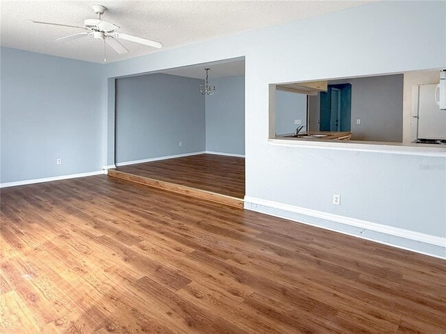 Foto del edificio - 515 Orchid Dr