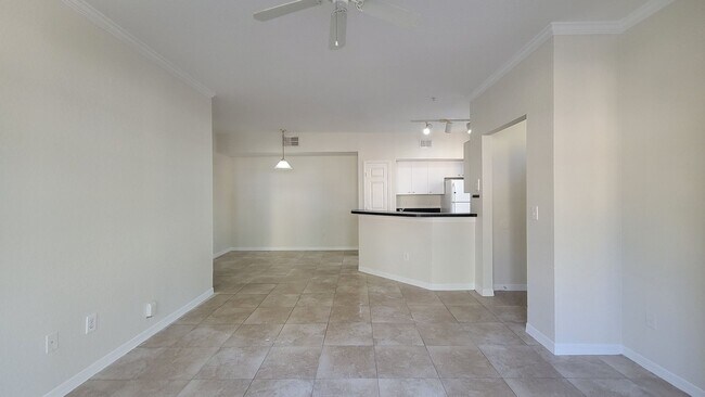 Foto del edificio - 2/2 First Floor Condo in Azur at Metrowest