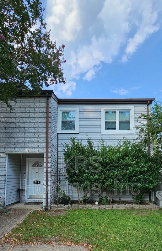 Building Photo - 218 N Palmyra Dr