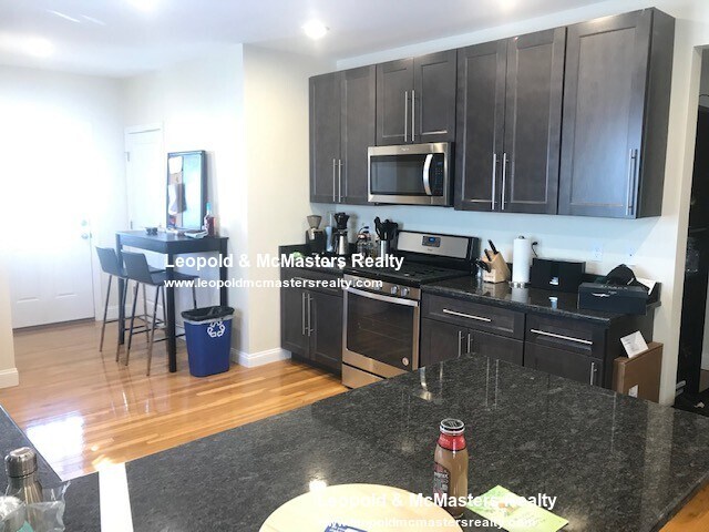 Building Photo - 84 Litchfield St