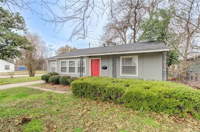Foto del edificio - 2726 Stallings Dr