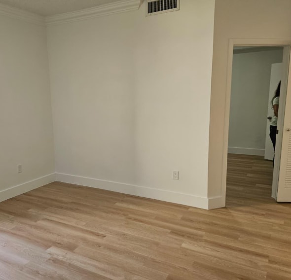 Foto del edificio - 18324 NW 68th Ave