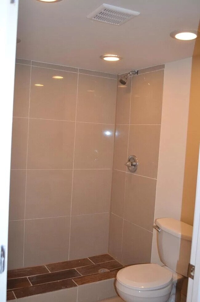 Foto del edificio - 2322 Cedar St
