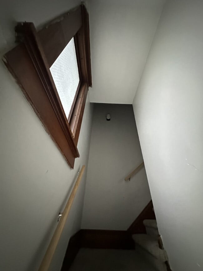 Foto del edificio - 747 Parker Ave