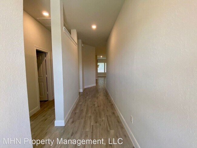 Building Photo - 3 br, 2 bath House - 10250 Nate Range