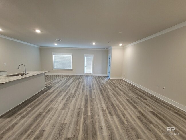 Building Photo - 1045 Hayward Lp