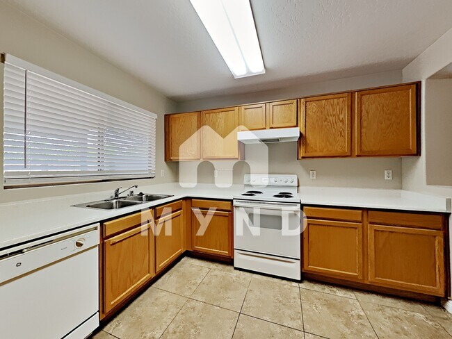Building Photo - 6525 W Pomo St