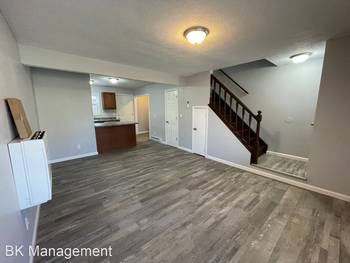 2 br, 1.5 bath House 703 Indian Springs House Rental in