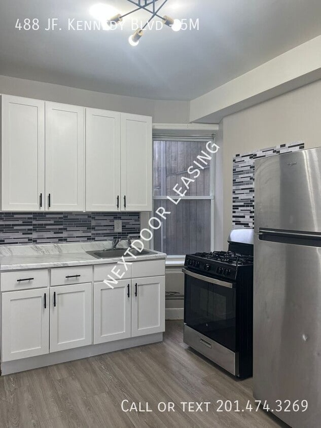 Foto principal - 488 John F. Kennedy Blvd