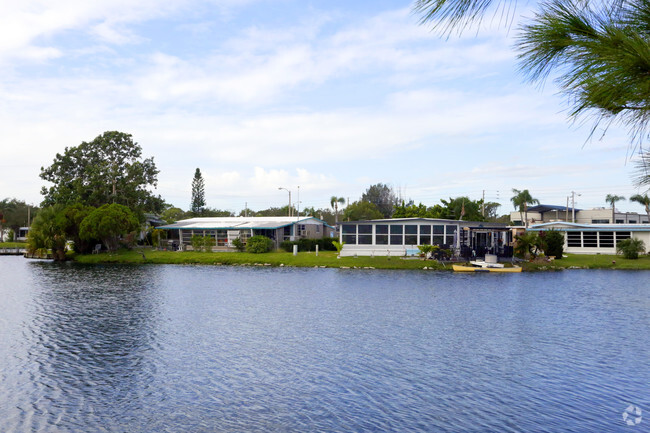 Building Photo - Crystal Lake Mobile Resort