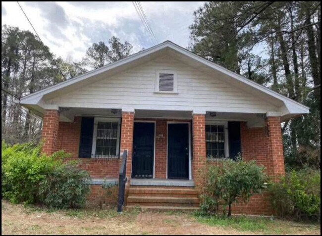Building Photo - 221 Scott Ave