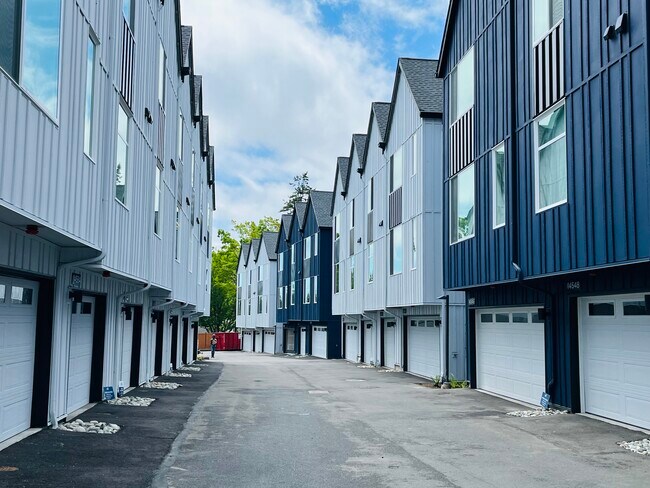Foto del edificio - 14536 Westminster Way N