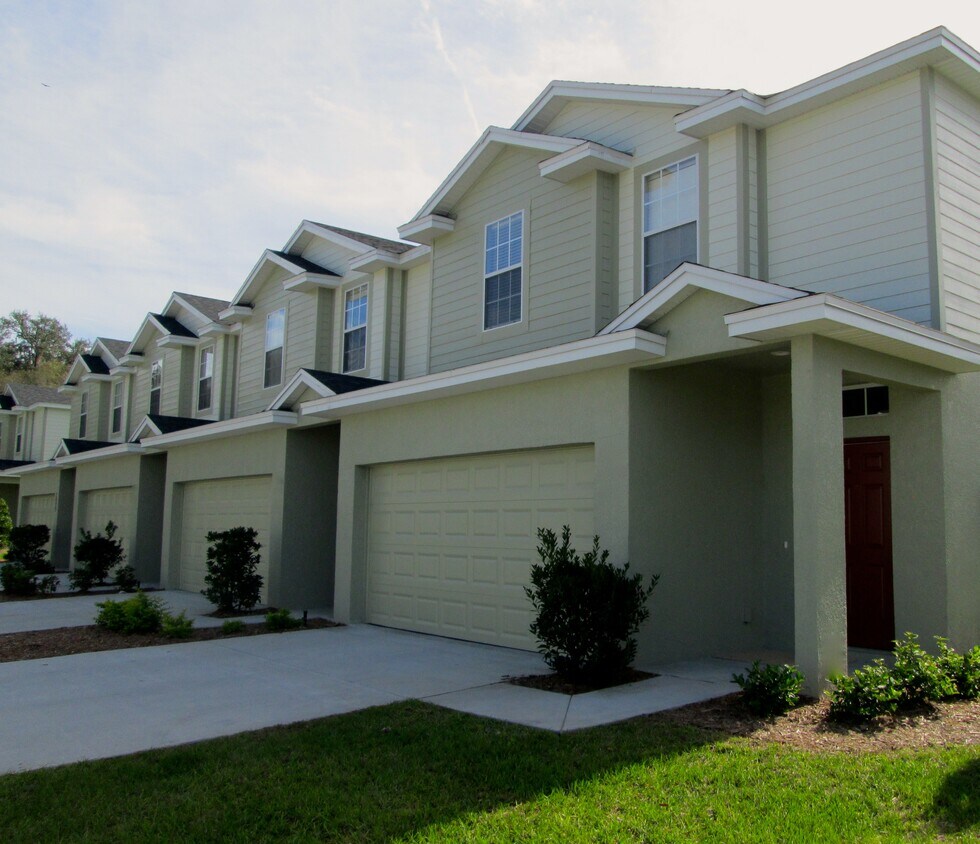 Foto principal - 5130 Summer Brooke Ln