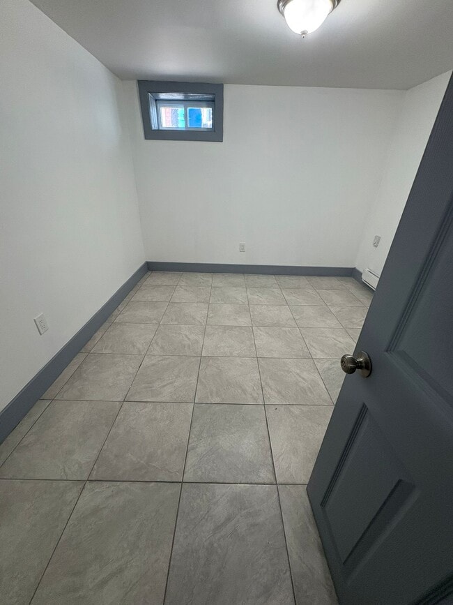 Building Photo - 26 Finlay Pl