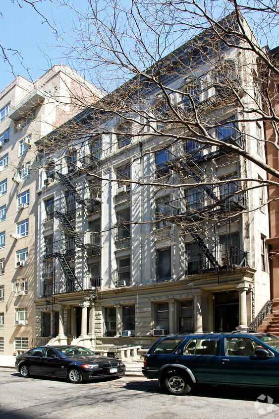 Building Photo - 11 W 84th St