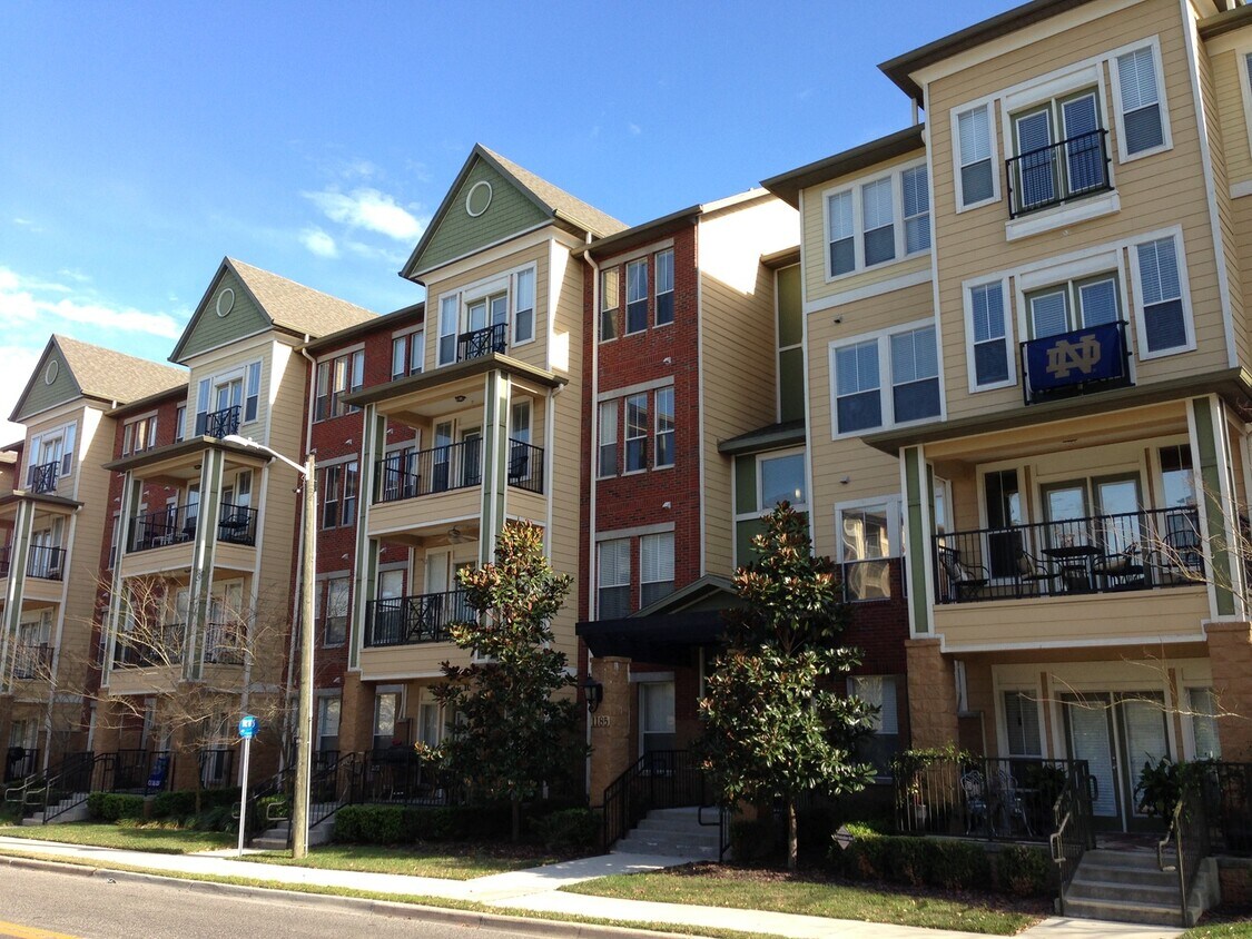 Primary Photo - 2 Bedroom, 2 Bath with 1 Parking Space @ C...