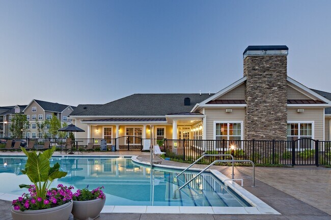 Foto del edificio - The Village at West Long Branch Apartments