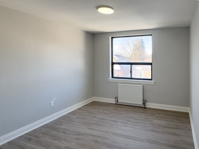 Photo du bâtiment - 1500 Eglinton Avenue West