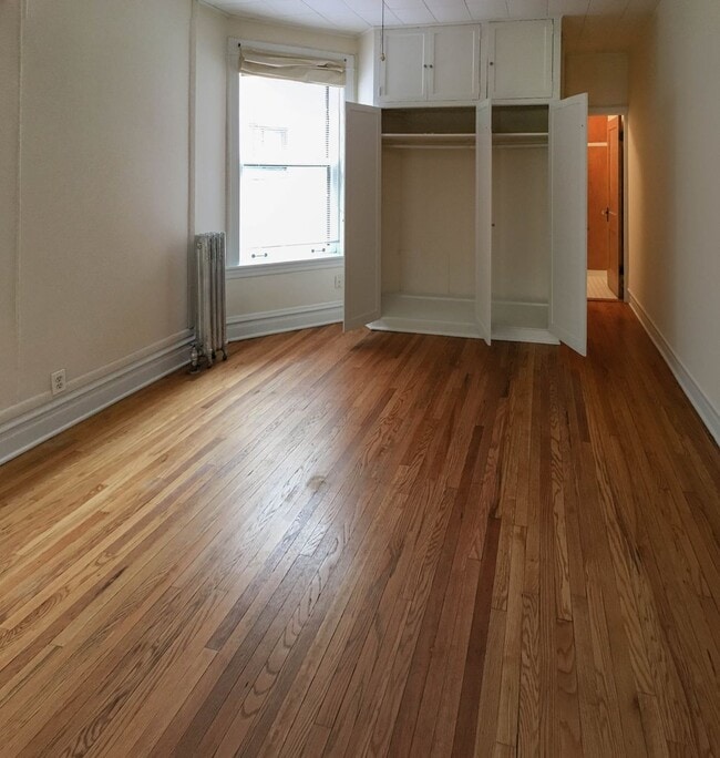 Interior Photo - 5440-42 N Winthrop Ave
