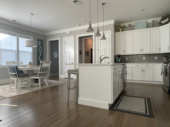 Foto del edificio - 5234 Valley Stream Rd