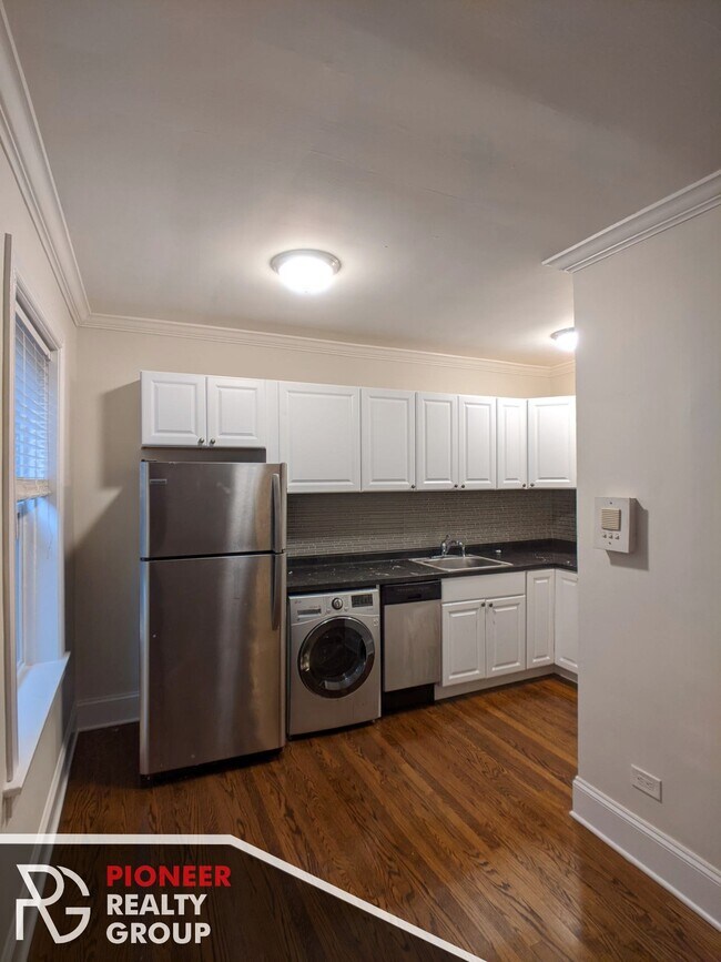 Foto del edificio - 2127 N Dayton St