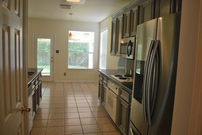 Building Photo - 22507 Cascade Springs Dr