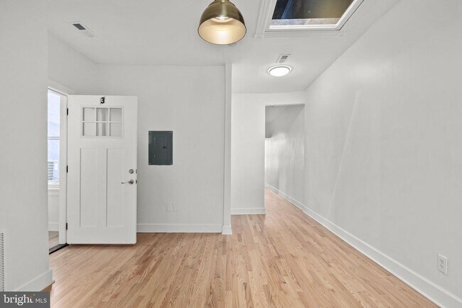 Building Photo - 3007 11th St NW