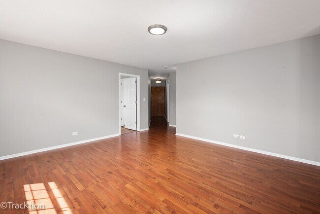 Foto del edificio - 549 E Shag Bark Ln