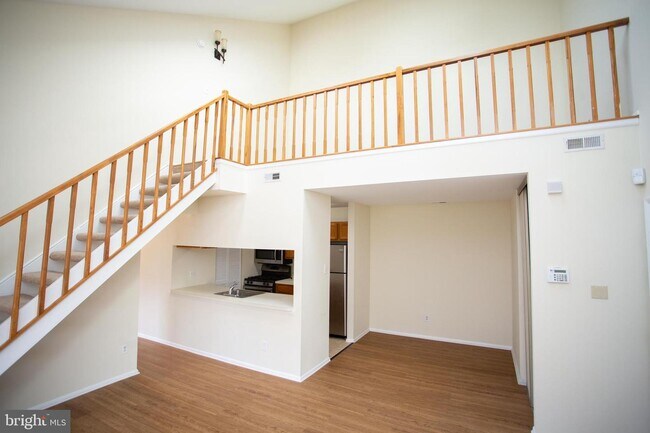 Building Photo - 206 The Woods