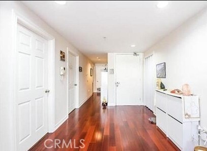 Building Photo - 926 S Manhattan Pl