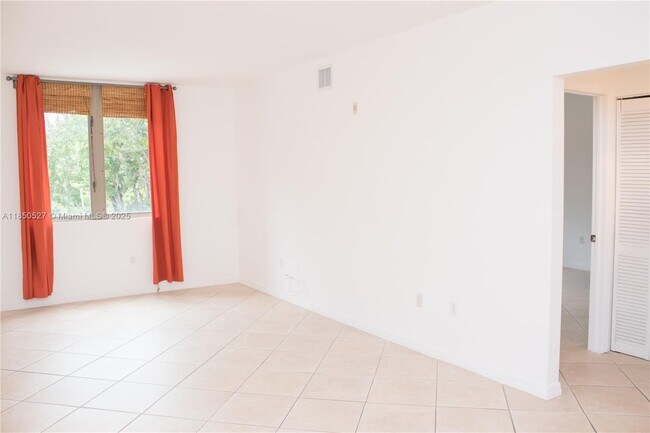 Building Photo - 2630 SW 28th St