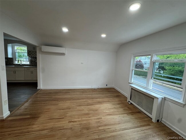 Building Photo - 630 Tulip Ave