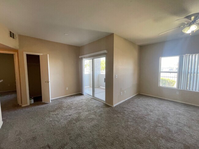Foto del edificio - 7255 W Sunset Rd