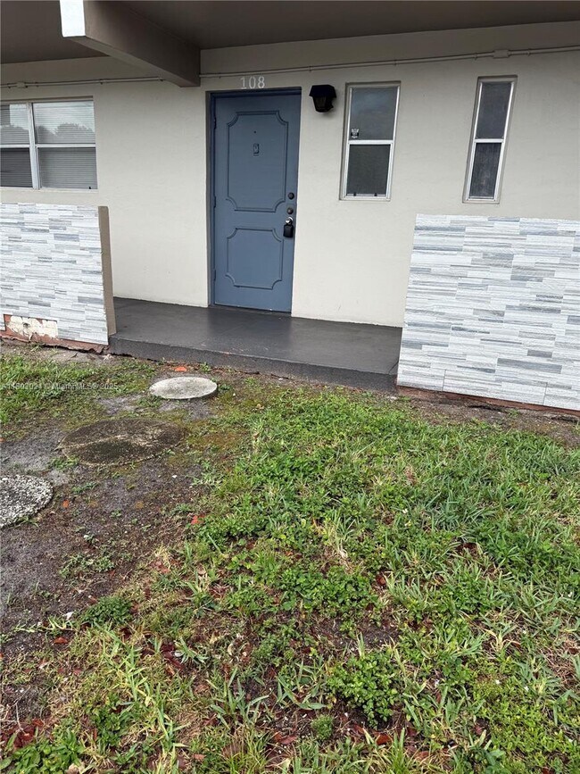 Foto del edificio - 7960 N Colony Cir