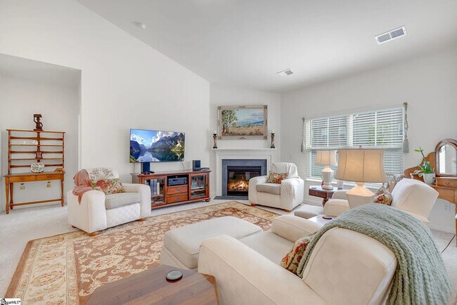 Foto del edificio - 3 Bedrooms 2 Bathrooms