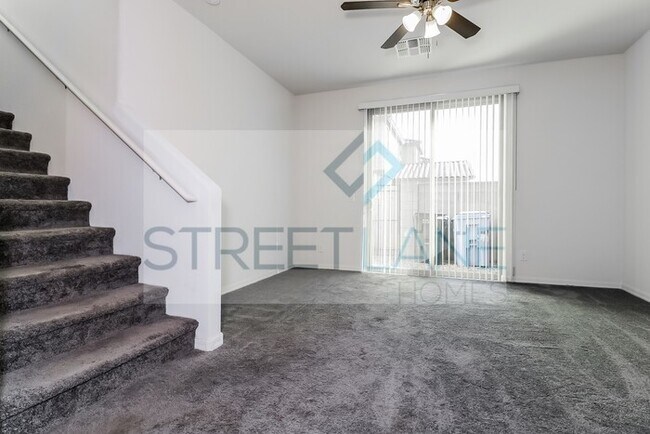 Foto del edificio - REDUCED! Charming 3 Bedroom in Phoenix!