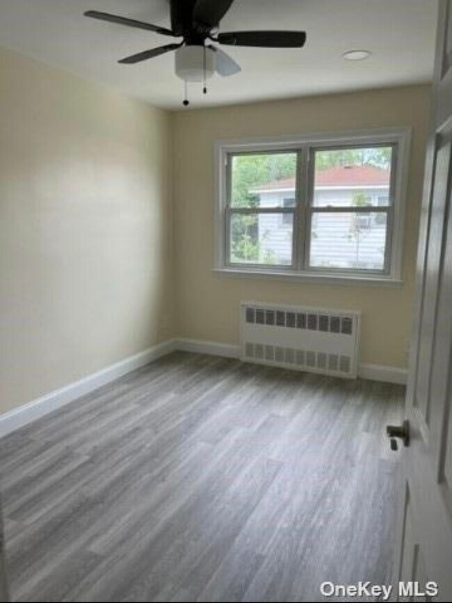 Foto del edificio - 16015 122nd Ave