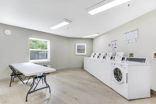 Foto del edificio - Vistas at Lake Largo 55+ Senior Community